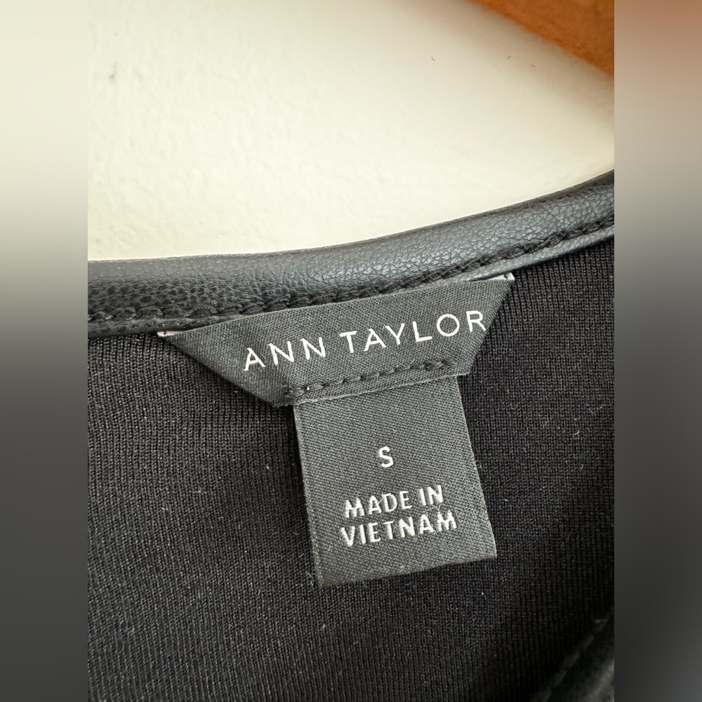 Ann Taylor Business Casual Dress with 3/4 length sleeves - Picture 8 of 9